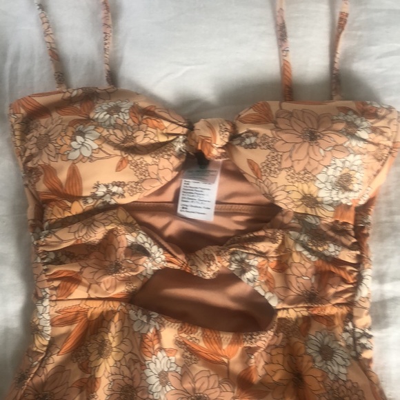 🌟 J. Crew Floral Print One-Piece Swimsuit, size 2 - Picture 6 of 13
